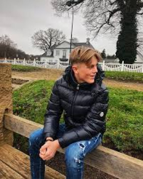 Elias, 22, Denmark