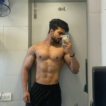Mohd Farhan, 18, India