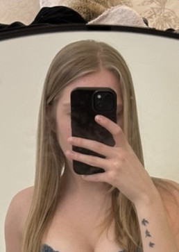 Ebba L, 18, Sweden