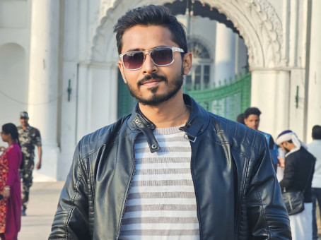 Machine World, 18, India