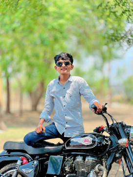 Alhaj, 19, India