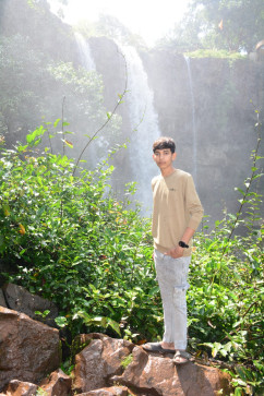 Hitesh, 19, India