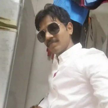 Pujan, 43, Saudi Arabia