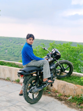 Aadil, 20, India