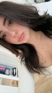 Lu, 19, United Arab Emirates