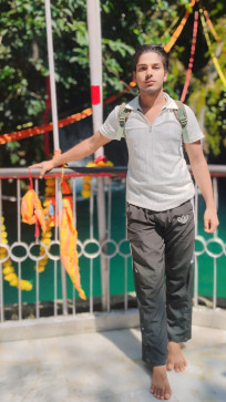 Manish, 18, India