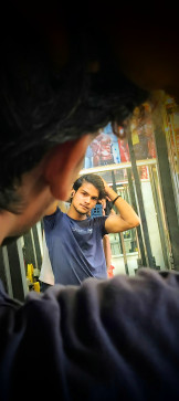 Ravi Maddheshiya, 18, India