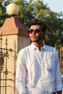 Kunal Solanki, 21, India