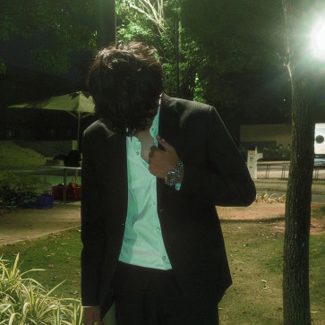 Omniscient, 21, India