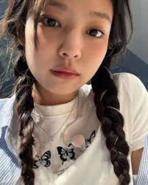 Jennie, 24, South Korea