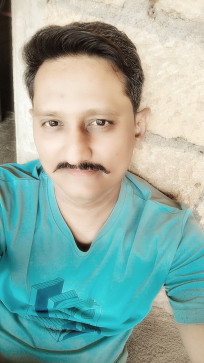 Vcky, 30, India