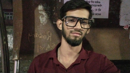 Murtaza Nahargarhwal, 19, India