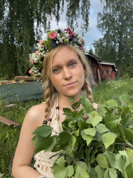 Julia, 18, Finland