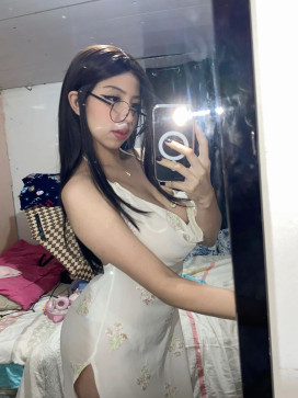 Clara, 19, China