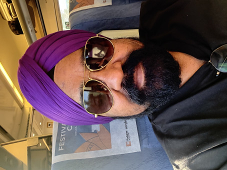 Singh Is King, 46, Spain