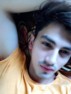 Atildermacircnt, 23, India