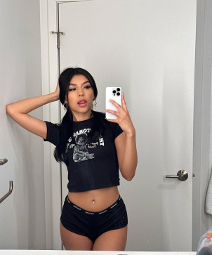 Chloe, 18, United States