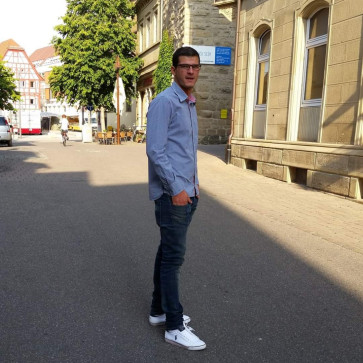 Abderrezak, 37, Algeria