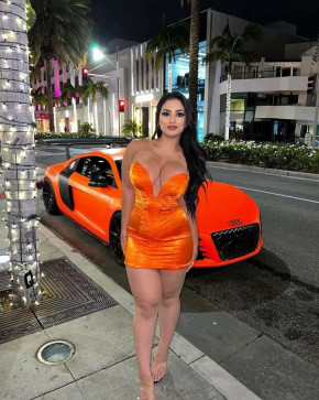 Isablla, 20, United States