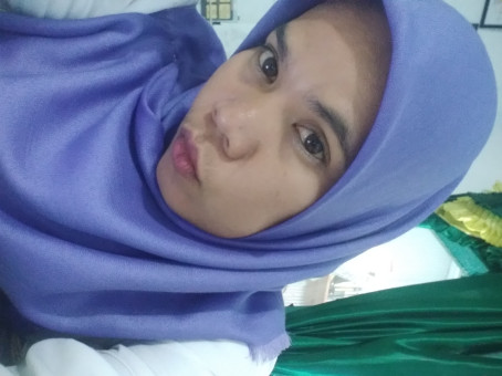 Bulan, 35, Indonesia