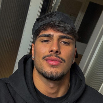 Shahin, 18, Algeria
