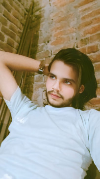 Faiz, 19, India