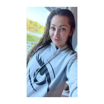 Qeushana Banks, 25, United States