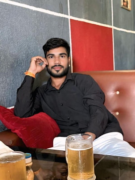 Suhan_0148__, 21, India