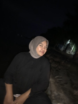 Pina, 22, Indonesia