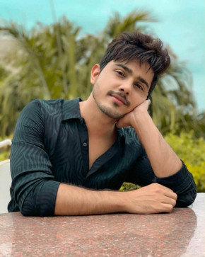Cash, 20, India