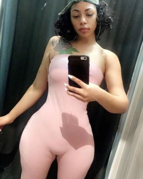 Becky, 29, United Kingdom
