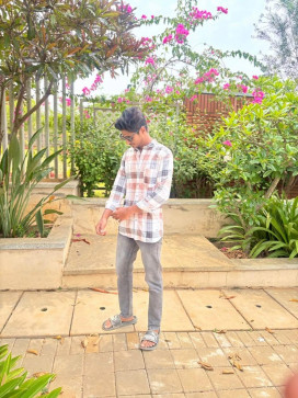 Manu, 19, India