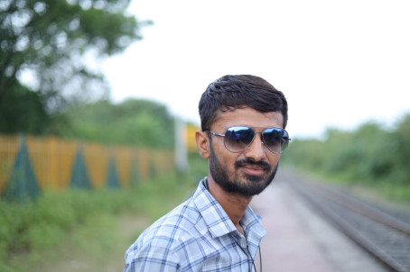 Meet, 25, India