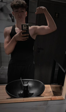 Mikey Pagaacutec , 18, Czech Republic
