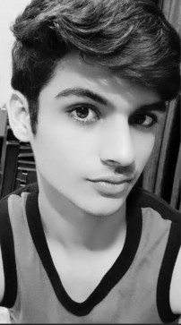 Yatin Weling, 21, India