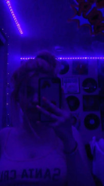 Emma, 18, United States