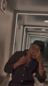 Max, 20, India