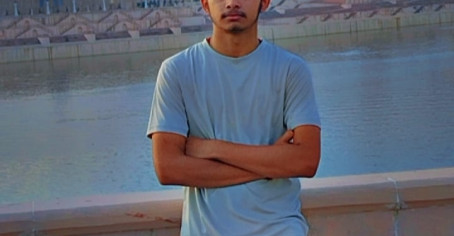 Hours18, 18, India