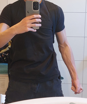 Leo Leo, 18, Bosnia And Herzegovina
