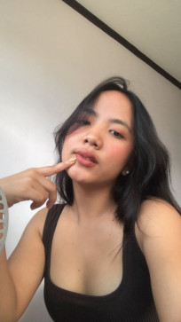 Tine, 22, Philippines