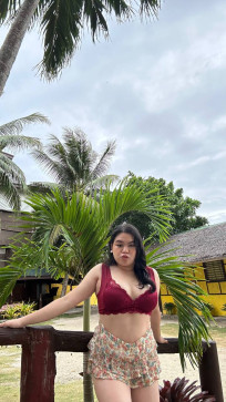 Mary, 21, Philippines