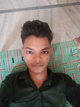 Max, 22, India
