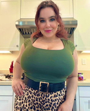 Laura, 38, United States