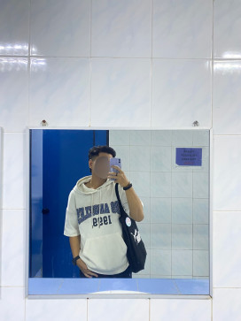 Qi, 24, Malaysia