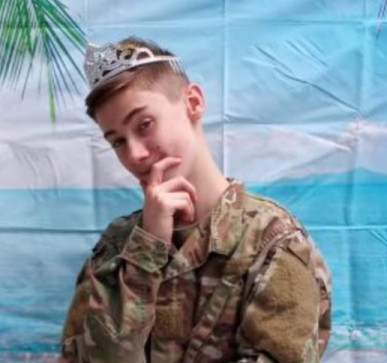 TinyGermanMan44, 18, United States