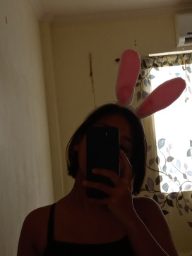 Gwen Ilustre, 19, Philippines