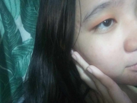 Hershe Ll, 19, Philippines
