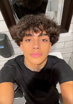 Hi, 19, United States