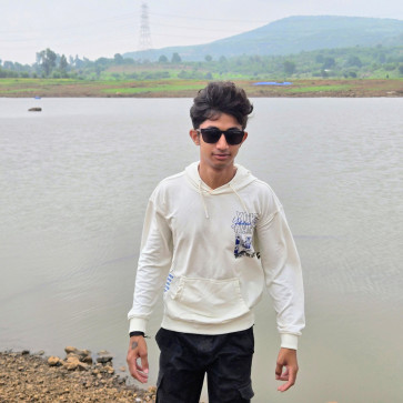 Laksh Yeole, 18, India