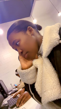 Sinalo, 24, South Africa